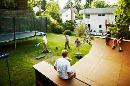 如何打造一个孩子们爱在户外玩耍的社区