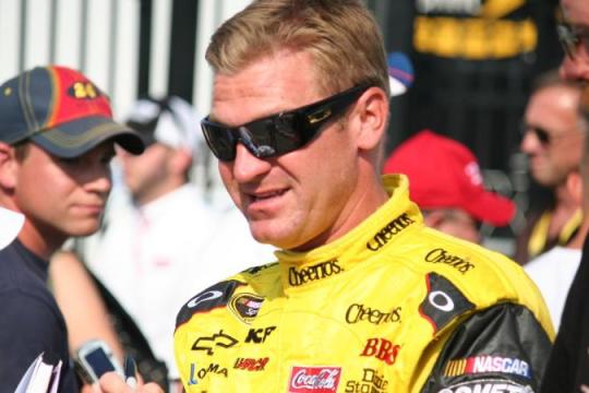 克林特·鲍耶的个性与他在赛车运动中的传奇影响