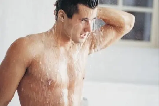 这5个洗澡误区正在毁掉你的皮肤，你却浑然不觉
