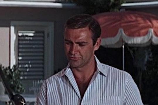 轻松休闲风格必备：经典露营领衬衫