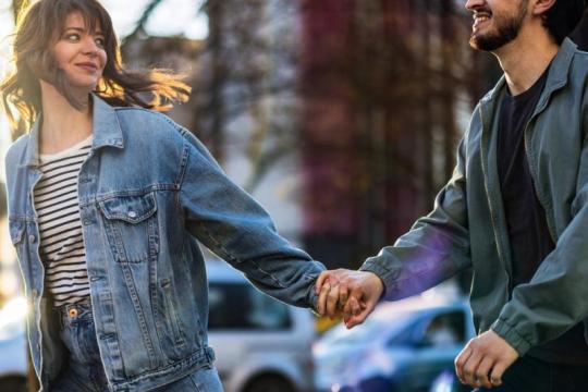 想要刺激感受？这10种公共场合亲密方式最安全