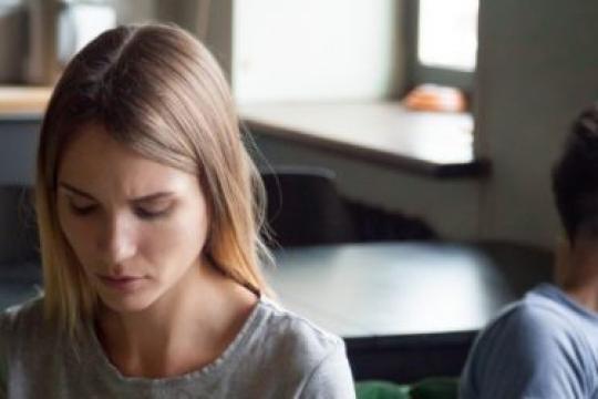 你绝不能忽视的30个恋爱警示信号