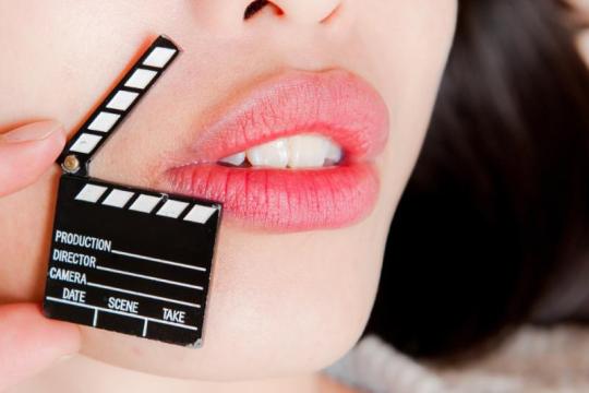 当今社会对“同意”的重视：色情行业如何应对？