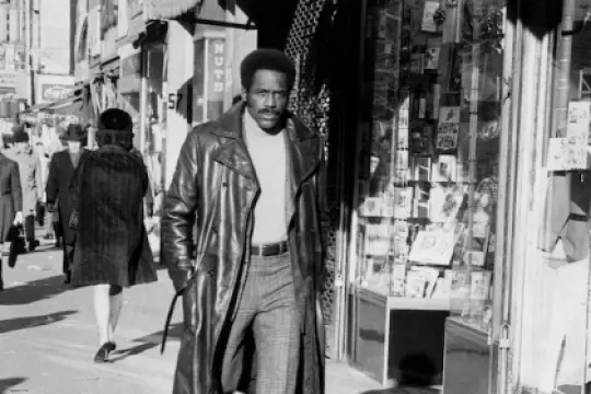 如何穿搭高领毛衣（避免显得呆板）