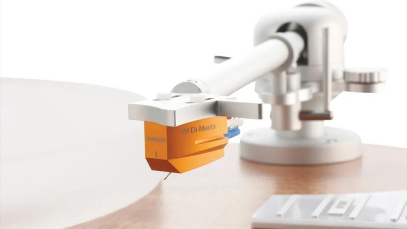 Clearaudio Celebrity Al Di Meola turntable