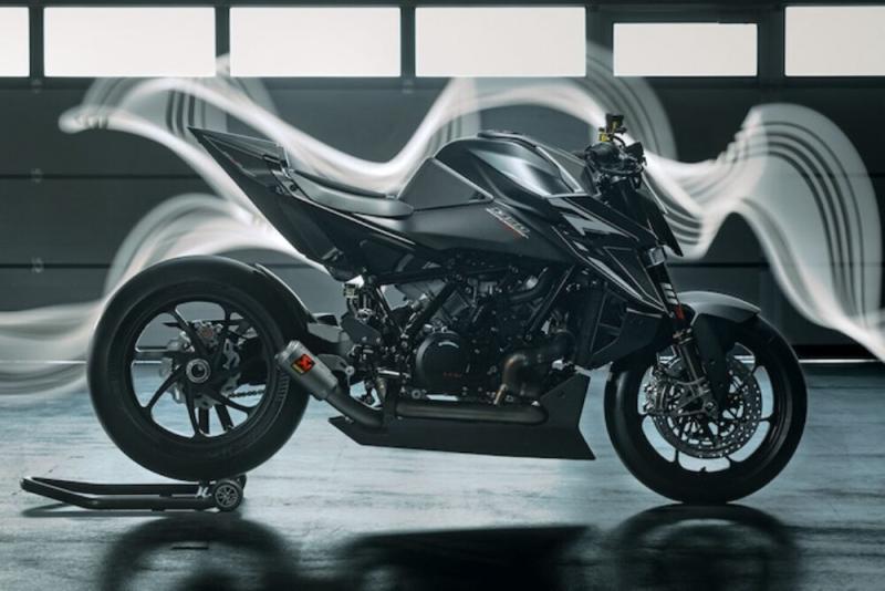 KTM 1390 Super Duke RR Track 1