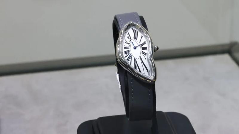 佳士得迈阿密展出的2024年伦敦New Bond Street铂金Cartier Crash