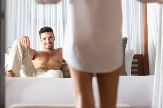 付费约会前必读：与性工作者安全相处的指南