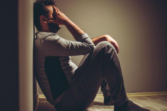 理解“情绪泛滥”的概念及其对你们关系的影响