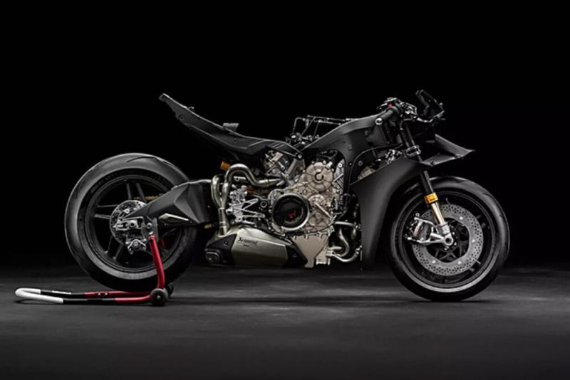 2027 Ducati Superleggera V4 Centenario 3