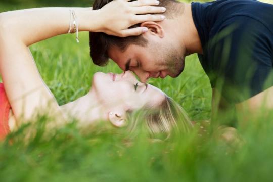 如何让女生对你产生兴趣：第二部分——五大吸引力提升策略