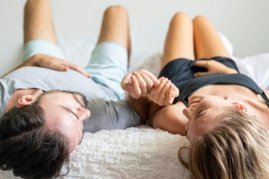 像真正的狮子座一样，体验这个季节最激情的性爱姿势