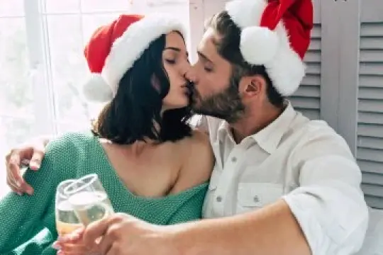 圣诞节必试的8个节日主题性爱姿势