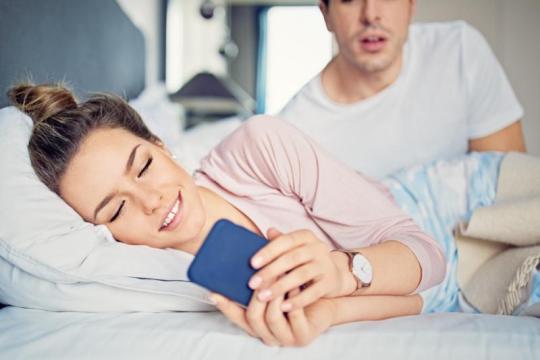 伴侣可能出轨的7个迹象