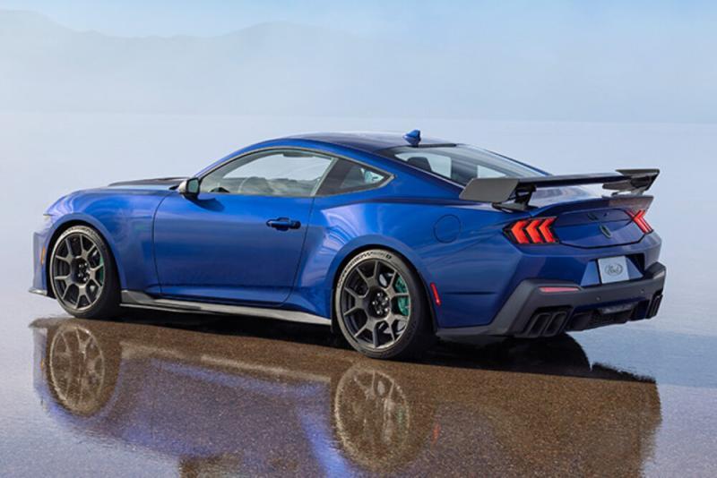 2026 Ford Mustang Dark Horse SC 2